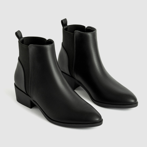 Spot Chelsea boots autumn and winter women's boots new European and American large-size pointed scalp face small square-toe black women's short boots