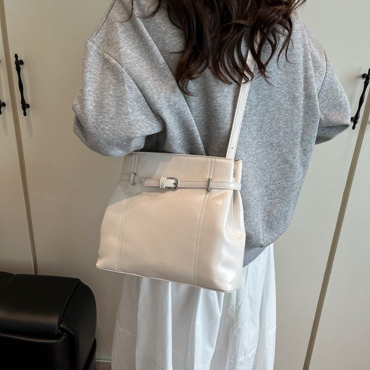 Women's new high-end and atmospheric silver bucket bag light luxury niche high-end single-shoulder crossbody
