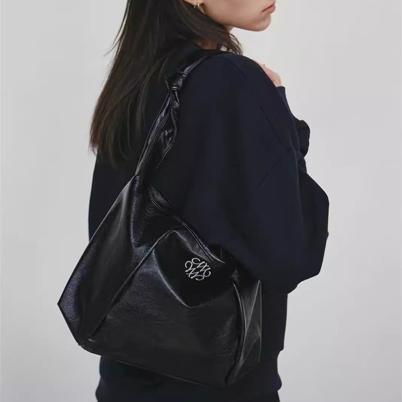 Korean niche nicknicole croissant new Nicknicole large capacity hobo underarm bag
