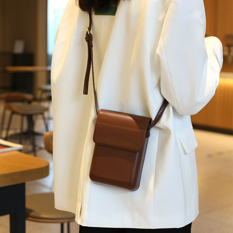 Vertical mobile phone bag crossbody niche simple high-end lightweight versatile Korean mini super hot small bag men and women