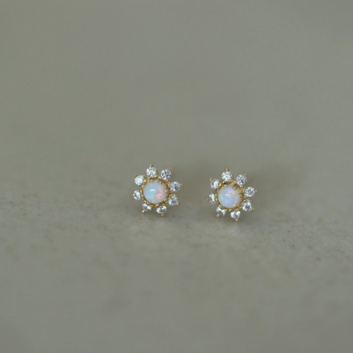 S925 sterling silver plated 14K gold dreamy atmosphere Opal niche exquisite zircon earrings heart-warming matching