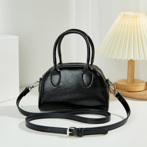 Korean Ins new high-end niche design Boston bag women's simple and versatile handbag crossbody small square bag