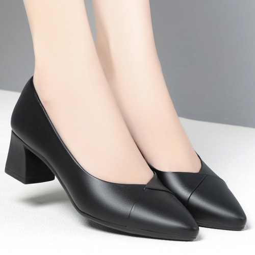 Light-mouthed leather shoes for middle-aged mothers, soft sole soft leather comfortable middle heels for women, thick heels, spring and autumn single shoes work shoes