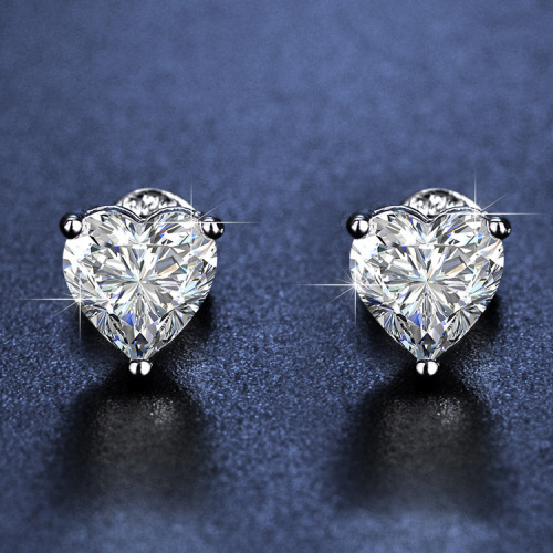 Fashionable, simple and cute single diamond heart-shaped earrings simulated mossanite earrings for girlfriend gifts