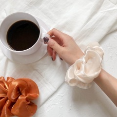 South Korea's Dongdaemun new style headband temperament solid color glitter yarn high-end satin large intestine hair ring wholesale hair rope hair accessories