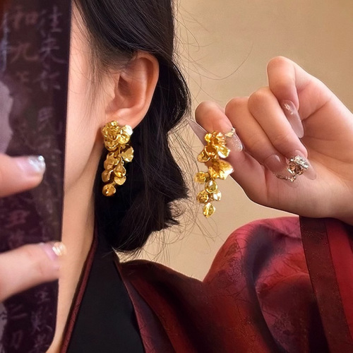 Gold-plated broken leaves ~ New Chinese style golden flower tassel earrings for women light luxury high-end style retro earrings