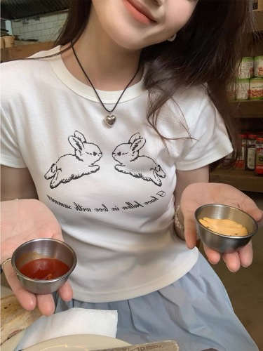 Korean niche design feels age-reducing cute rabbit prints with front shoulders and slim short-sleeved T-shirt for women