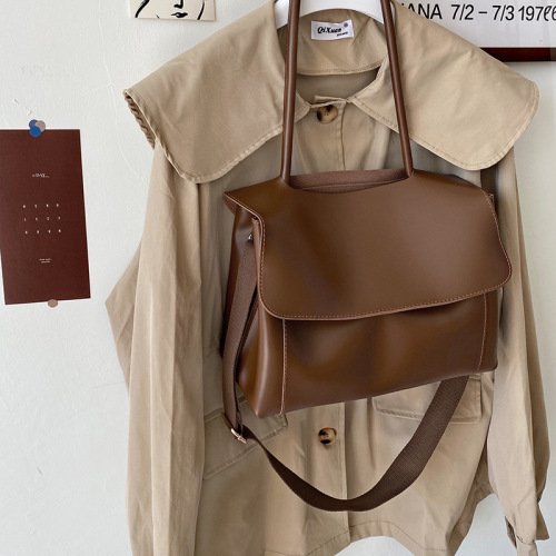 Large capacity bag autumn and winter new style internet celebrity retro briefcase women's niche design one-shoulder crossbody bag trend