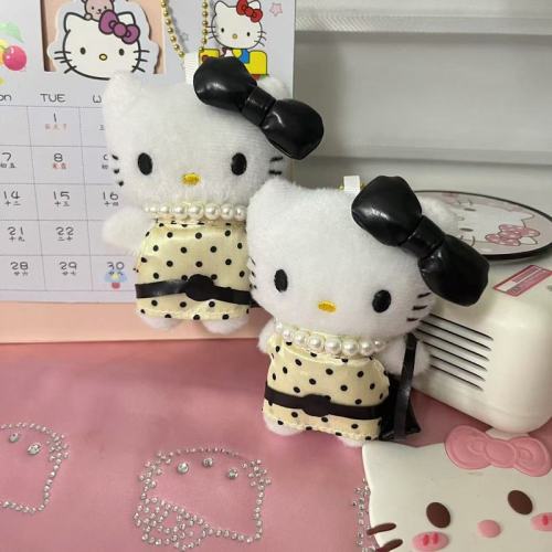 Cartoon hot selling new style pearl noble lady KT keychain pendant cat doll girl backpack small doll wholesale