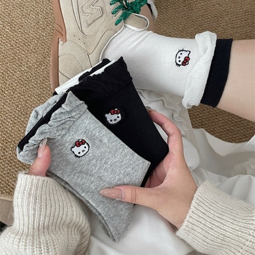New Japanese-style double-layer bubble mouth cute school sock for girls, mid-calf length, cat cartoon embroidery, pure cotton, fluffy socks