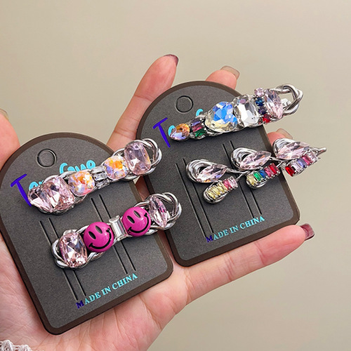 Sweet and cool hair clip y2k millennial style side full diamond bangs clip forehead dopamine hair clip duckbill clip hair accessories