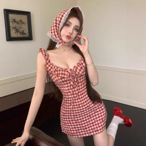 French red plaid sleeveless dress for women in summer 2025 new small person looking slim and waist-hugging short skirt