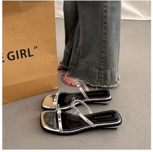 French beautiful temperament sandals for women in summer high-end fashion 2025 new style flat silver slippers