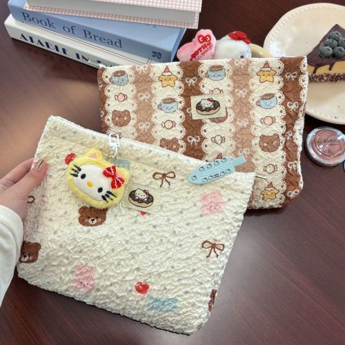 New cute little bear makeup bag for women portable large capacity outing storage bag commuting to work clutch bag