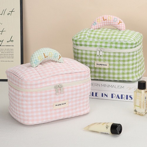 New Ins style quilted plaid makeup bag large capacity high-end sense cute high-value storage bag one starts