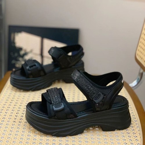 Small thick-soled Velcro sandals for women 2025 summer new soft-soled sports sandals breathable and non-slip beach shoes