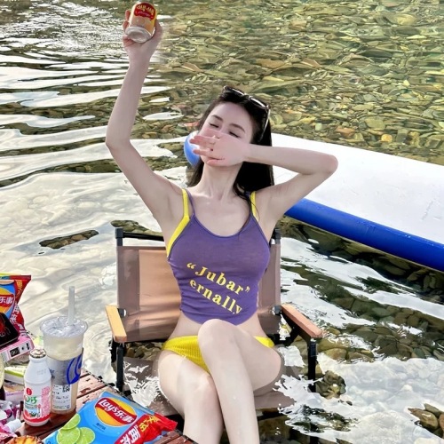 New bikini split swimsuit women pure desire internet celebrity style small breasts make them look slim and sexy hot girl island vacation high-end