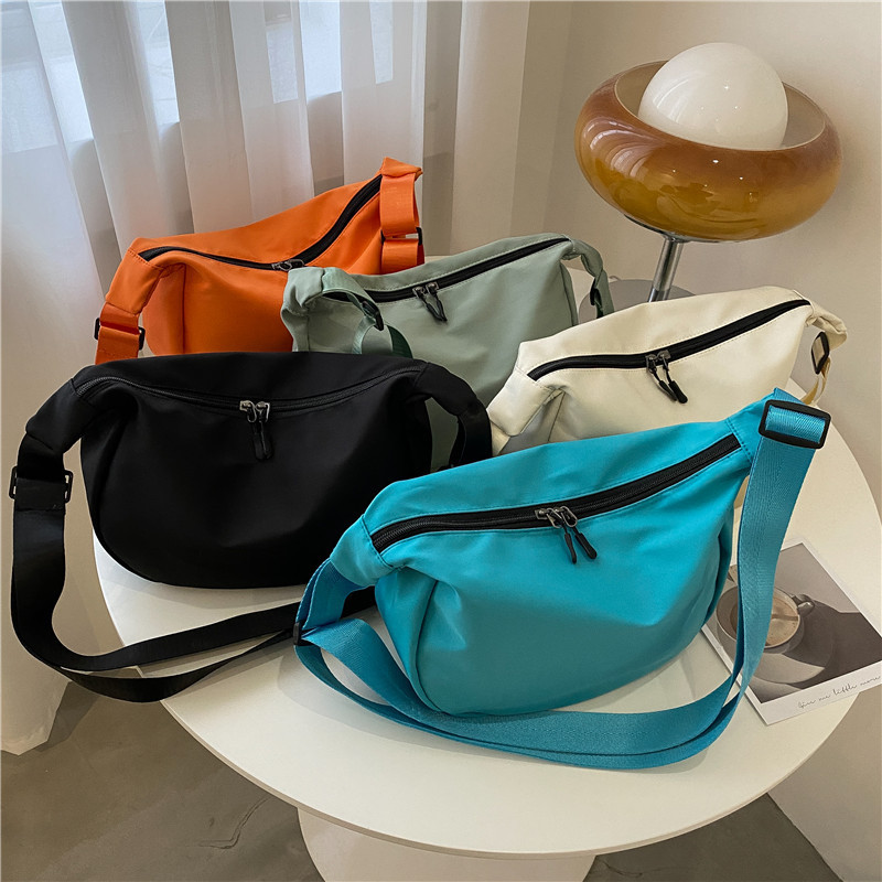 Oxford cloth casual bag 2023 this year's popular autumn and winter new small fresh and fashionable one-shoulder crossbody dumpling bag for women