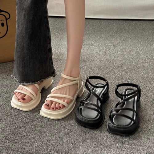 Women's Thick Sole One Strap Sandals 2025 New Summer Outdoor Wear Soft Sole Non Tiring Casual Beach Roman Sandals