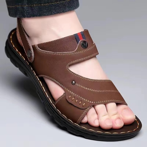Factory direct sale men's sandals, non-slip and waterproof soft-soled summer wear-resistant slippers, dual-purpose beach men's flip-flops