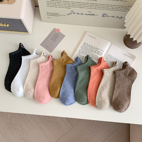 Women's Summer Smiling Socks with Ship Embroidery, Slim Fit Tir Style, Ins Short Tube Fashion Socks That Don't Slip, Wholesale Women's Socks