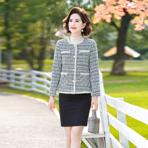 Qiao Yaying 40-50 years old middle-aged and elderly women's short top plaid small fragrant style large size mother's wear long-sleeved jacket
