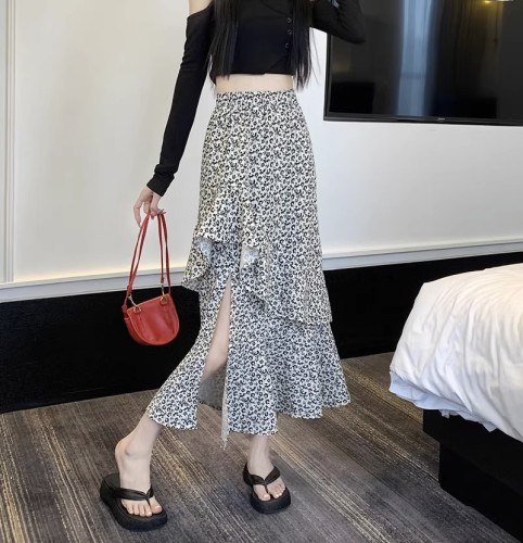 Korean-style floral design women's summer high-waisted drop A-line mini skirt for petite figures