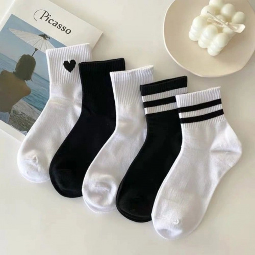 Korean style Chinese tube ins trendy versatile love stockings men and women sports Japanese stockings couple college style