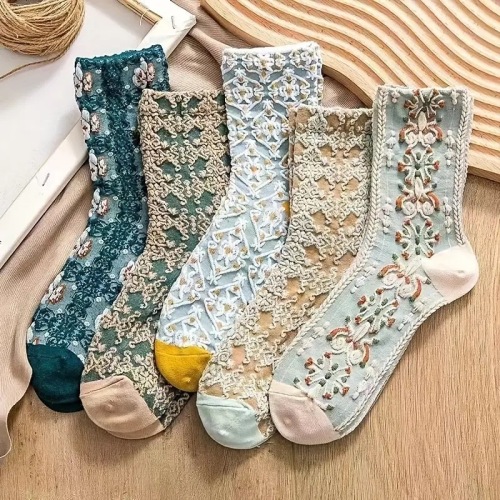 Retro three-dimensional relief socks for women in autumn and winter style mid-tube socks Korean style literary cute floral ladies stockings