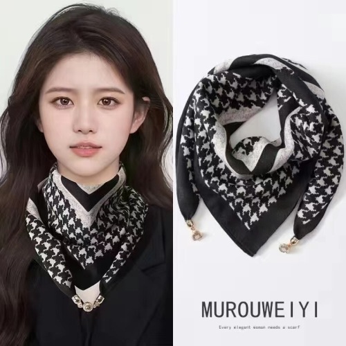 2025 Autumn/Winter Warm Themed Magnetic Clips Triangular Silk Scarf Necktie Stylish and Versatile Scarf with High-End Feel for Decoration