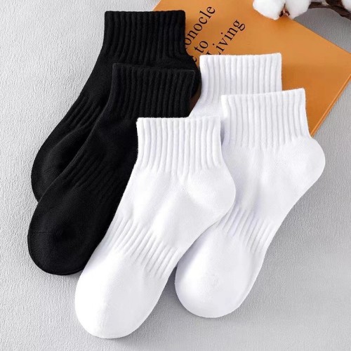 Socks men's simple solid color black and white sports socks men's short cotton socks spring and summer waist non-slip cotton socks