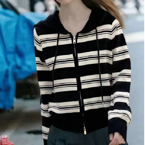 Women's Hooded Zip-Up Cardigan Coat for Spring and Autumn, Retro Color Block Striped Knit Jacket, Loose and Versatile Long-Sleeve Top
