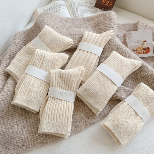 Thick winter crew ankle beige puffy socks for warmth and cold resistance, wide mouth postpartum socks with Japanese minimalist winter long socks.