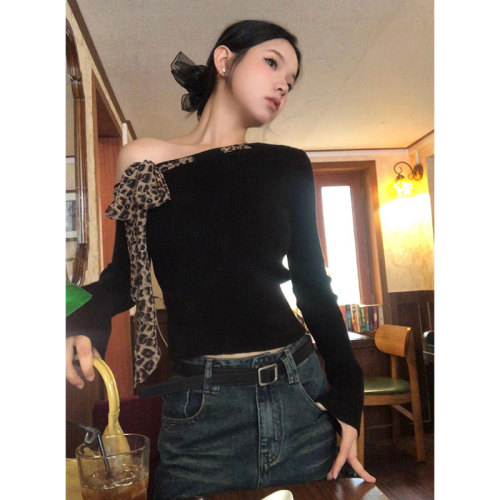 Chenling【Good Fabric】Early Autumn New Relaxed Retro Style Innerwear Design Shoulder Strap Long Sleeve Top