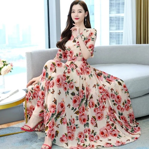 V-neck fashionable maxi dress with flared sleeves, waist-cinching for a slimming effect, women's summer dress with a stylish and elegant vibe