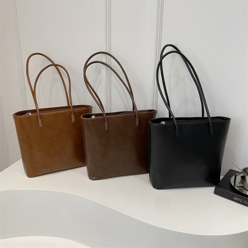 New simple commuter casual tote bag retro fashion large capacity bag women's autumn and winter niche trend shoulder bag