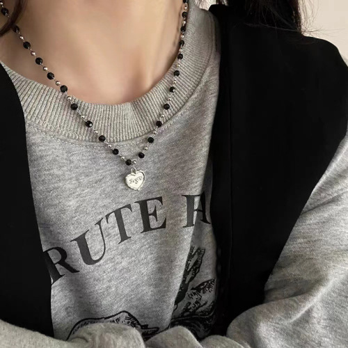 Love pendant necklace women's high-end design niche light luxury beaded clavicle chain sweatshirt sweater chain accessories necklace