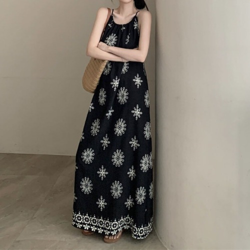 Ethnic style jacquard suspender dress for women 2026 summer new niche design waist slimming long skirt