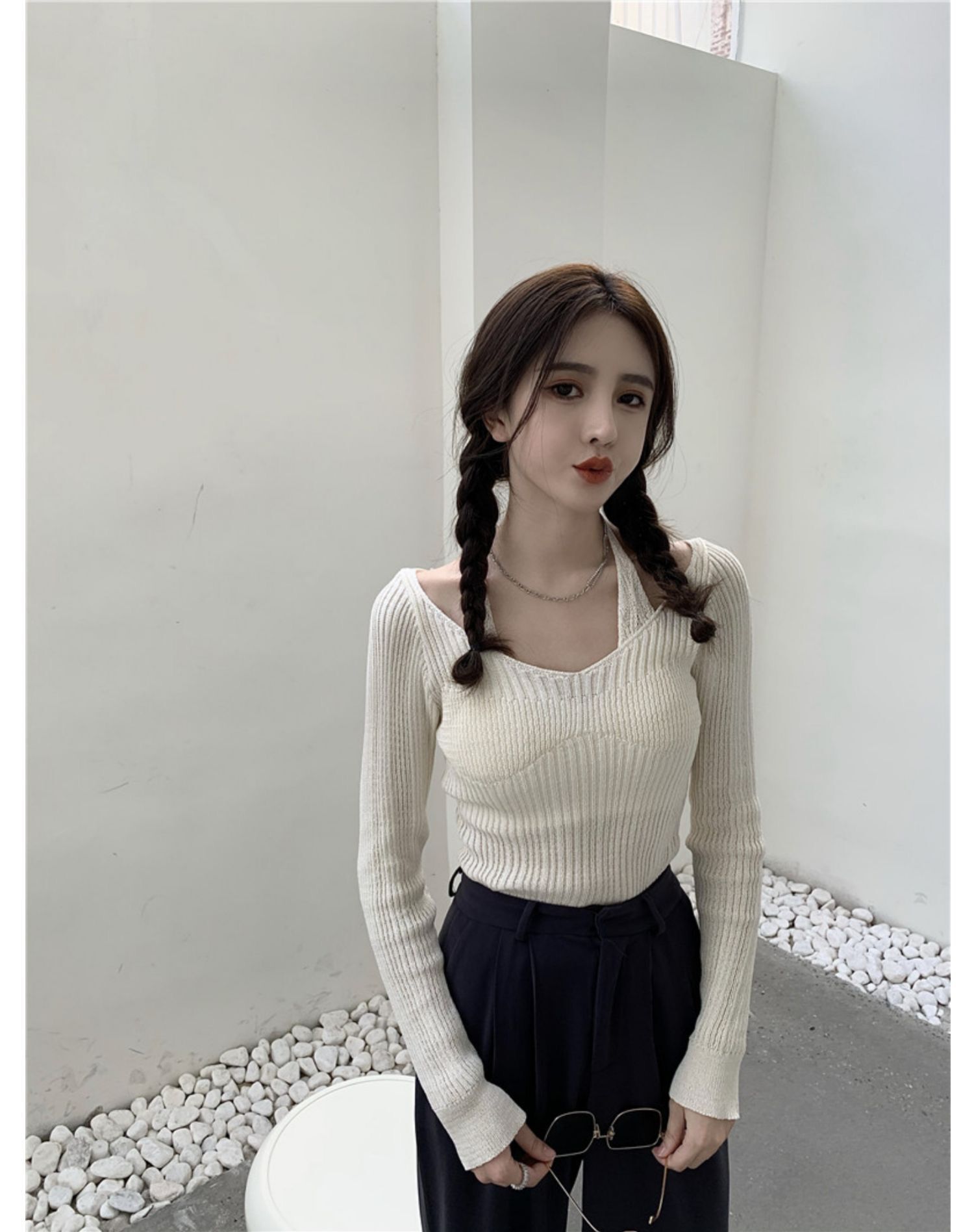 Lace up hanging neck with exposed collarbone thin long sleeve women's T-shirt slim fit
