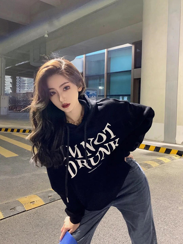 Early autumn retro Royal sister light familiar style printed Hoodie women's loose aging senior Hong Kong chic top