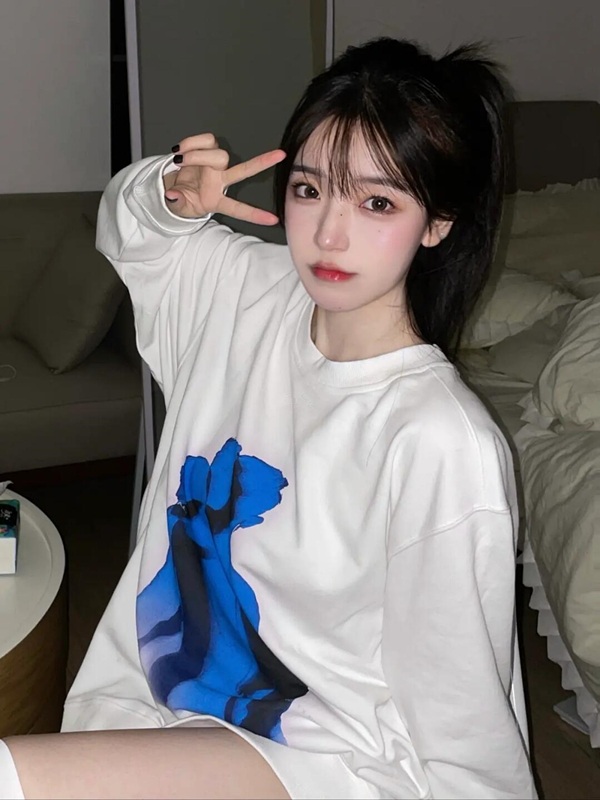White sweater women's autumn and winter Korean version loose BF lazy wind oversize Plush thickened long sleeve top