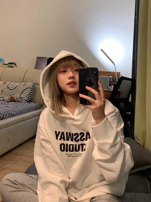 Japanese retro loose Korean alphabet printed white Hoodie women's autumn and winter versatile Pullover and plush Hoodie