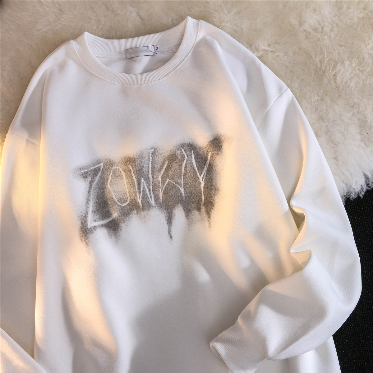 American ins Street retro graffiti letter sweater women's autumn and winter loose chic Hong Kong Style Plush minority coat fashion