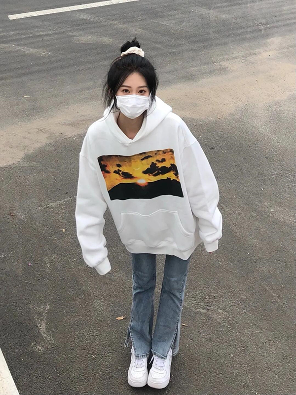 White plush long sleeved sweater women's loose Korean ins Hong Kong Style hooded pullover, wearing a new spring and autumn coat