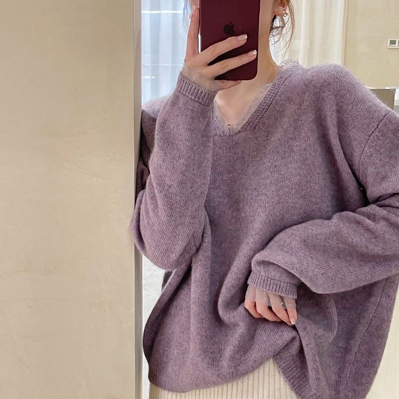 Design sense minority retro Japanese lazy knit top loose outer V-neck purple sweater women's new style