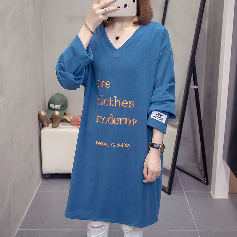 944# (real shot of Derong) fat mm200kg medium and long sweater t-shirt female V-neck Embroidered Warm bottom shirt