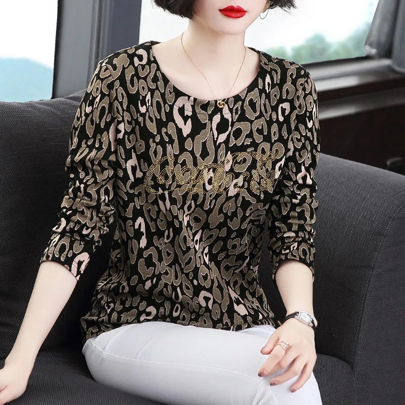 Leopard long sleeve T-shirt women's autumn 2021 new large middle-aged women's fashion bottom shirt foreign style top