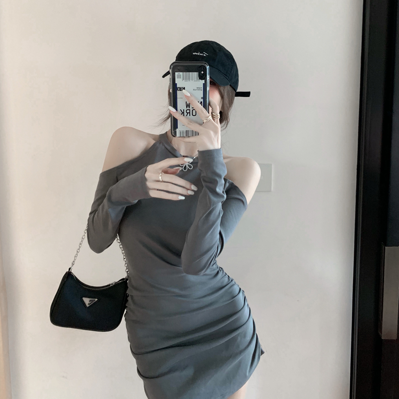 Hot girls sexy dress women's autumn dress 2021 new off shoulder minority black tight pure style short skirt