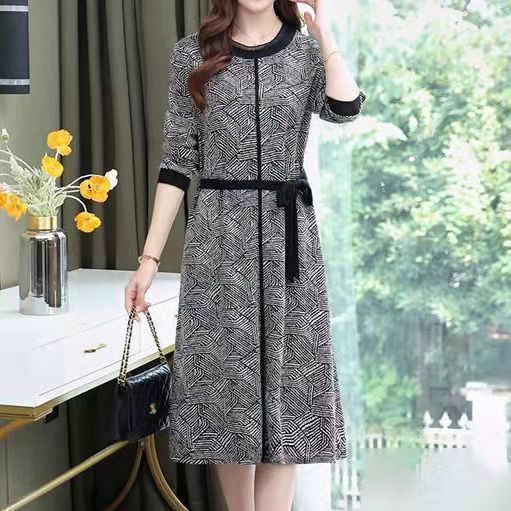 Middle aged and elderly women's dress noble foreign style mesh mother autumn and winter long sleeve 2021 40 year old middle-aged skirt female