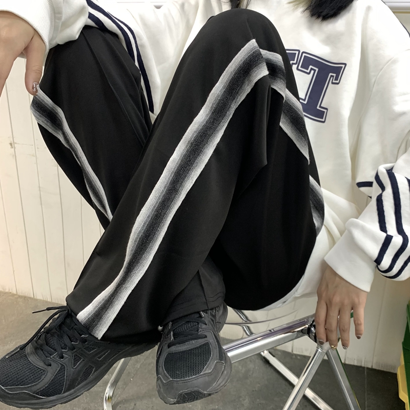 In real photos, INS students' striped webbing feels thin, straight tube loose casual pants are fashionable for men and women